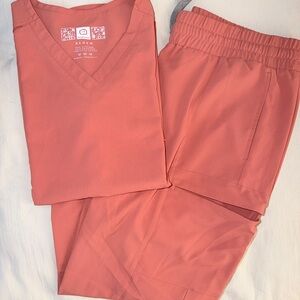 Wonder Wink Scrub Set